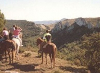  Pbaños a caballo en Aude